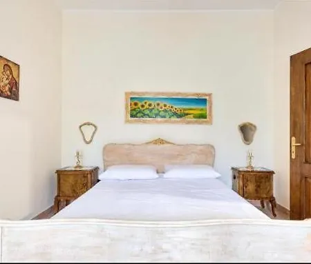 Arcadia Villa